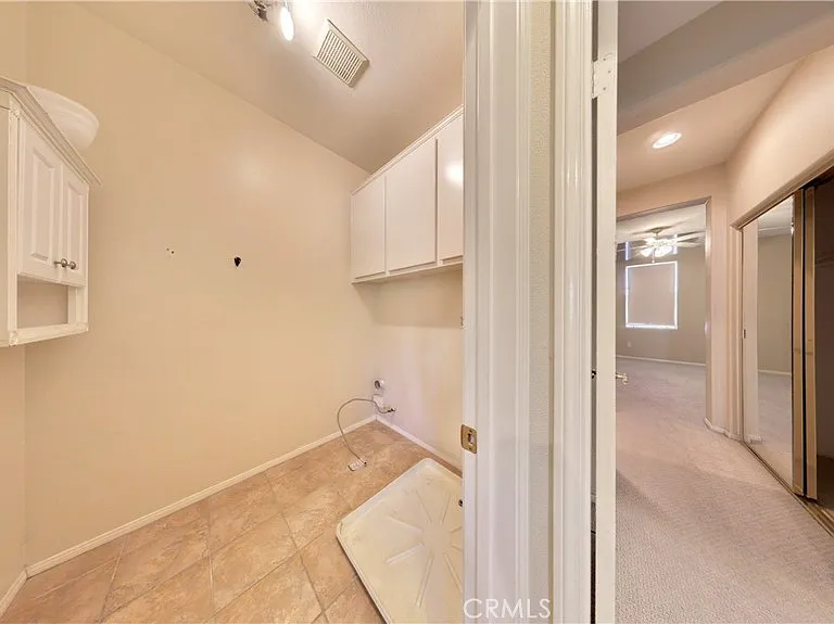 15 Elmhurst St — Photo 40