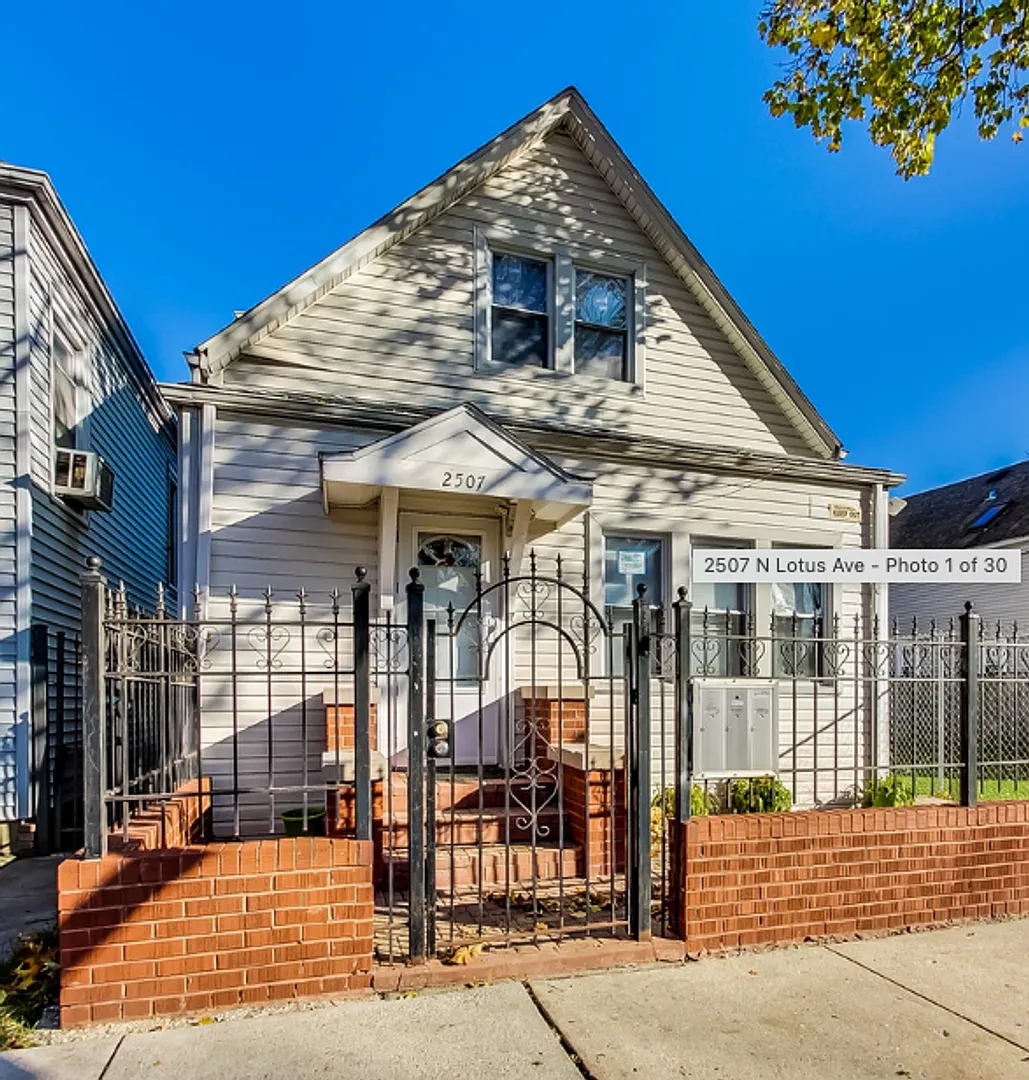 2507 N Lotus — Photo 1
