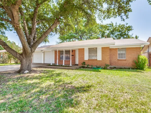 1110 Patricia St, Irving, TX 75060