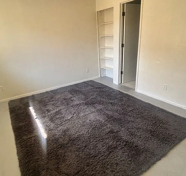 700 W University Dr — Photo 10
