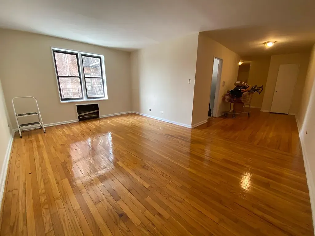 84th Dr, Briarwood — Photo 1