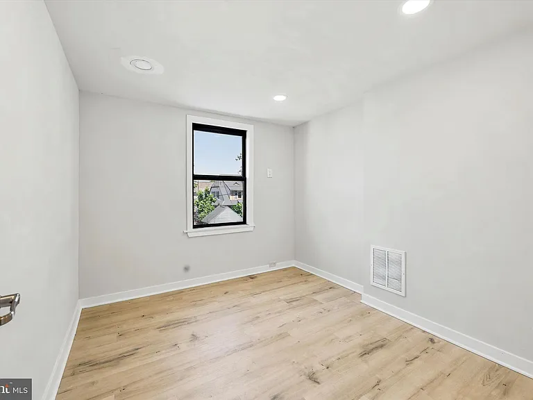 269 Monroe St — Photo 22