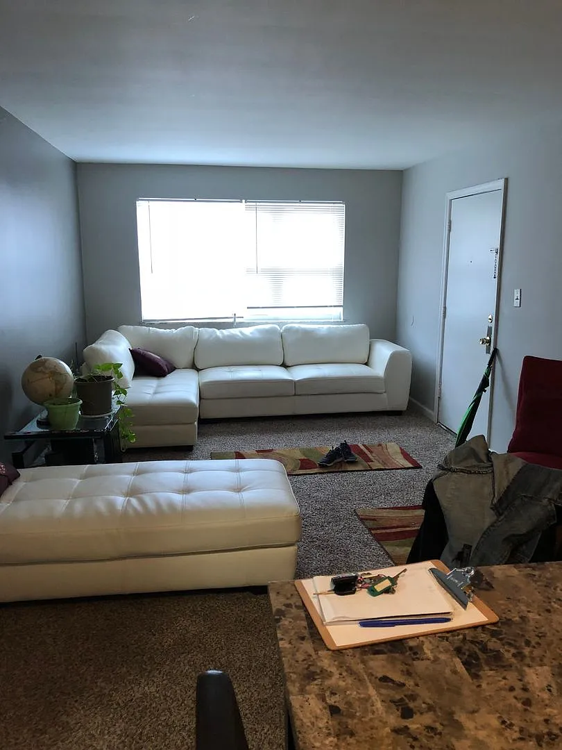 6505 Hasler — Photo 2
