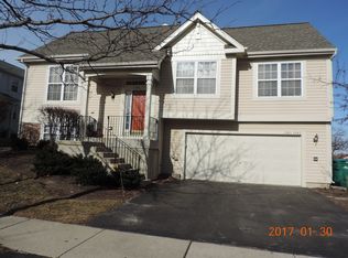 1081 Manchester Cir #1081, Grayslake, IL 60030