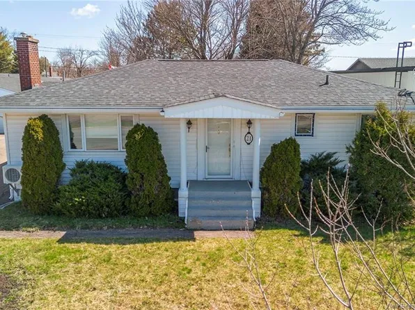 21 Mount Royal Blvd, Moncton, NB E1E 2T9