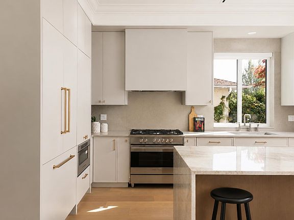 4th image of 1735 Blaine Ave #2