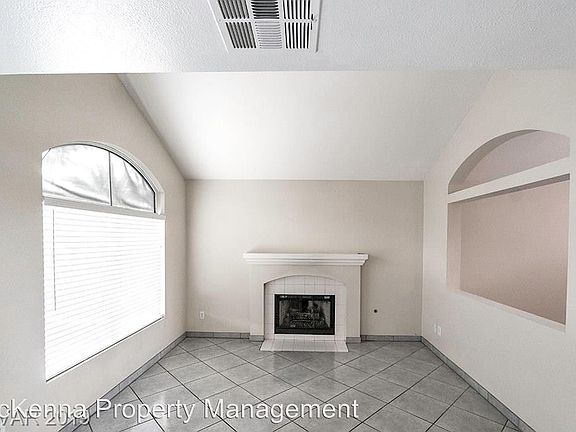 5th image of 611 Sunset Cliff Cir