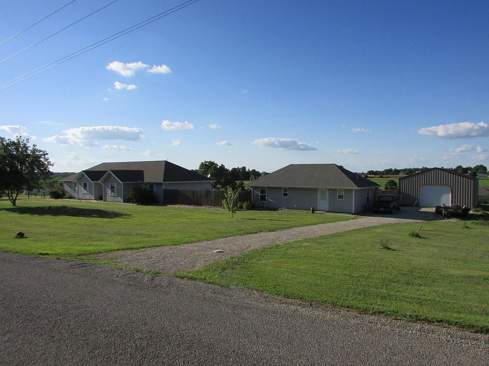 1st image of 131 Twin Lakes Dr