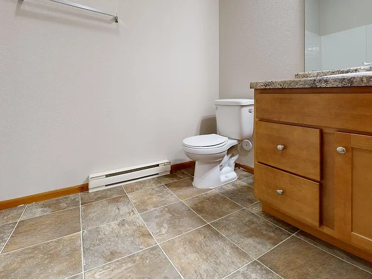 Fox Run Apartments — Photo 16