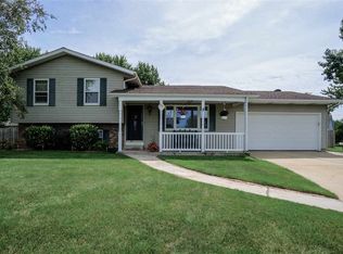 514 Oatfield Ln, Goshen, IN 46526