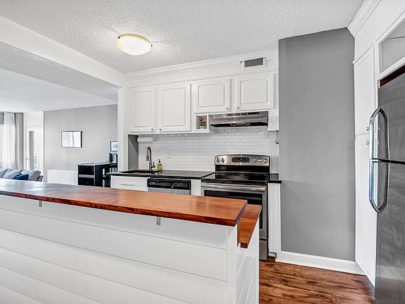 4th image of 1520 Senate St APT 95