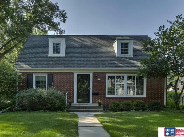 2835 Jackson Dr, Lincoln, NE 68502