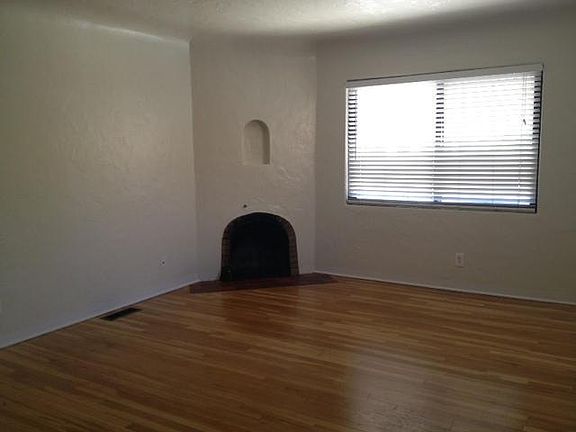 4th image of 510 Aliso Dr NE