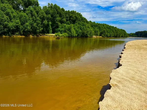 Perrytown Rd, Crosby, MS 39633