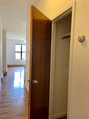 Rented by LDMI Realty Group LLC | media 28