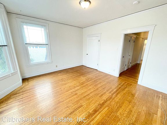 4th image of 2206 Greenwich St #11372965