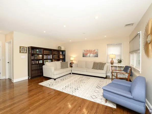 10-13 Ellis Ave, Fair Lawn, NJ 07410