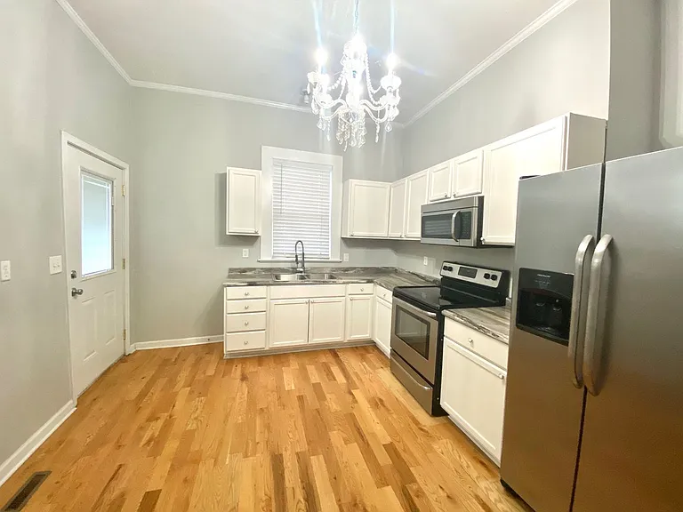 315 Grace St — Photo 7