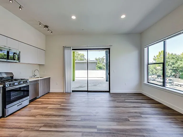 950 Lofts — Photo 113