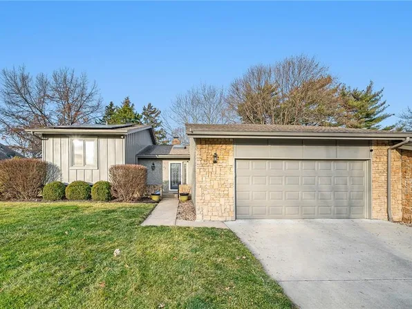 4 E Woodbridge Ln, Kansas City, MO 64145