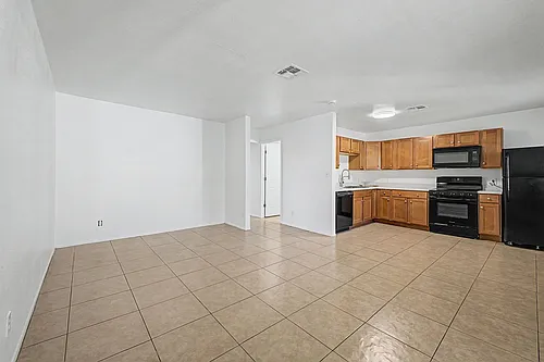 Twin Palms Apartments Photo 1