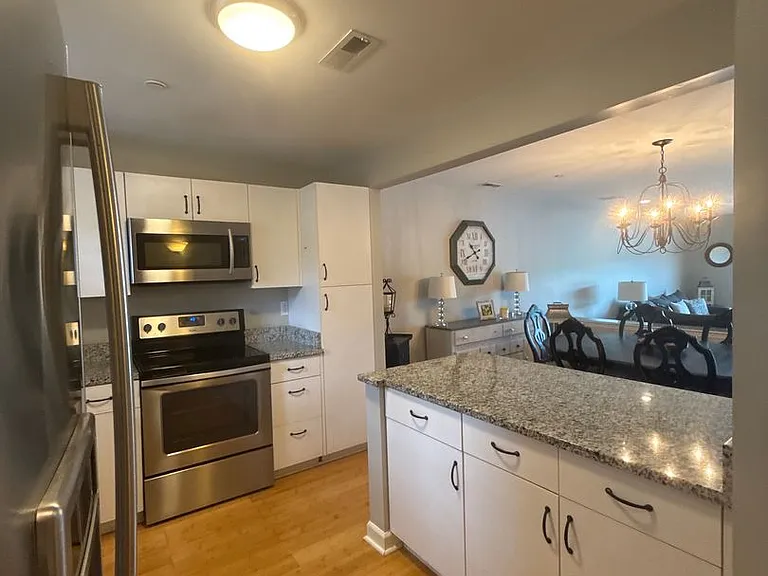 9817 Emerald Point Dr #8 — Photo 4