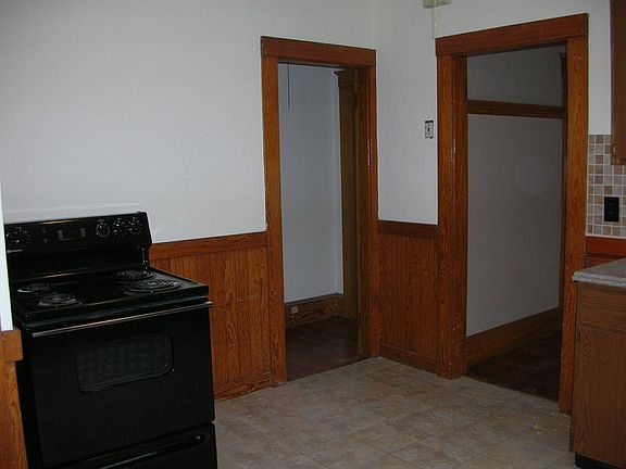 Kitchen (minus the provided fridge)