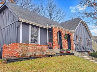 1032 S Lindenwood Dr, Olathe, KS 66062