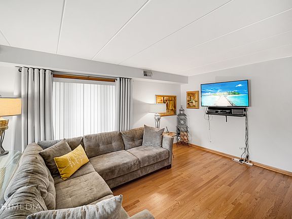 4th image of 4020 W 105th St APT 2N