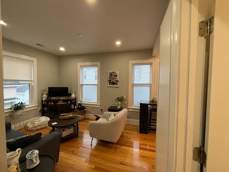 67 Pearl St #2 — Photo 22