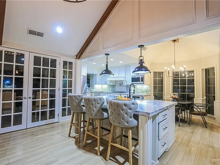 2306 Fox Run St — Photo 8