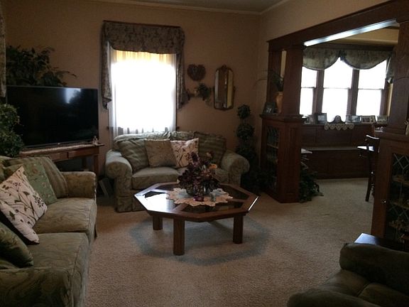 living room/dining room