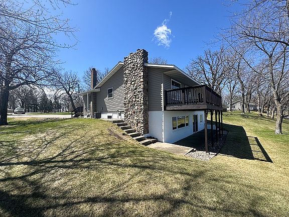 5th image of 44149 Hawes Beach Rd
