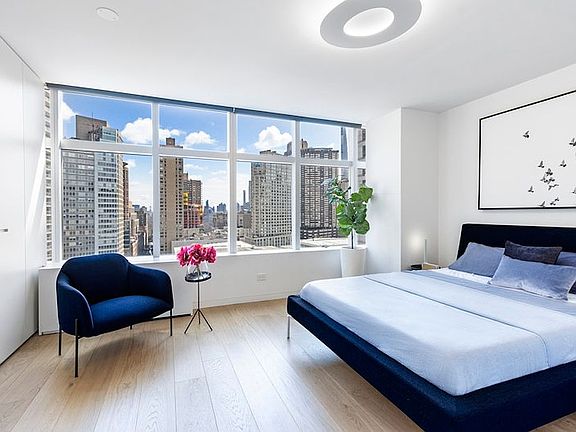 4th image of 160 W 66th St APT 18D