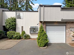 19124 Ballinger Way NE #124, Lake Forest Park, WA