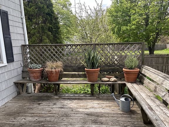 4th image of 203 Reed St