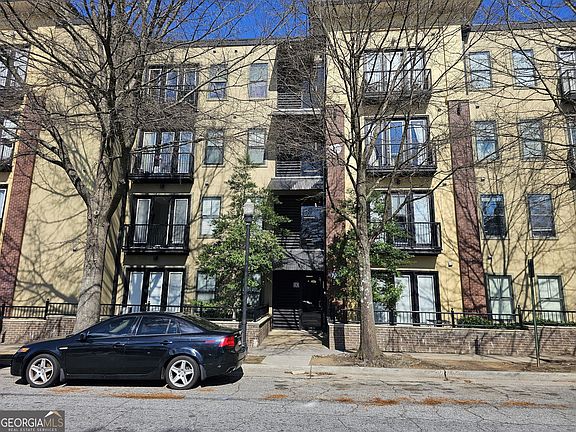 3rd image of 5300 Peachtree Rd Unit 109