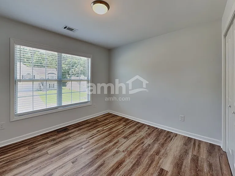 5075 Roxton Ln — Photo 14