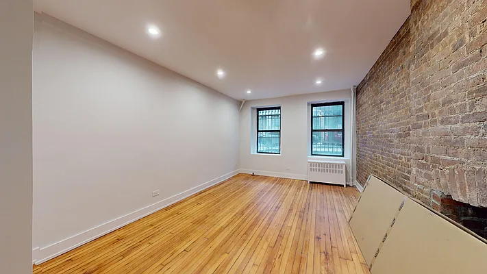 Rented by Bond New York | media 7