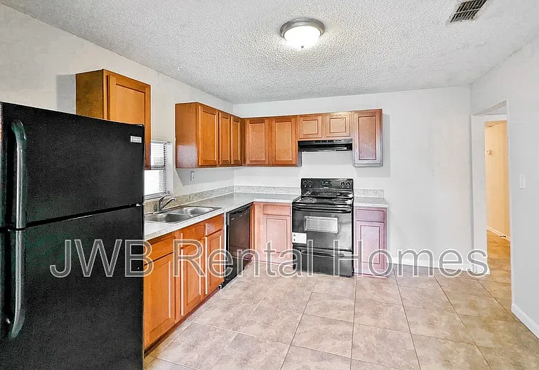 6553 Aires Rd — Photo 2