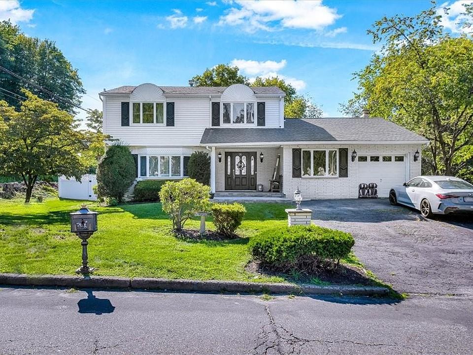 1st image of 31 Keats Drive