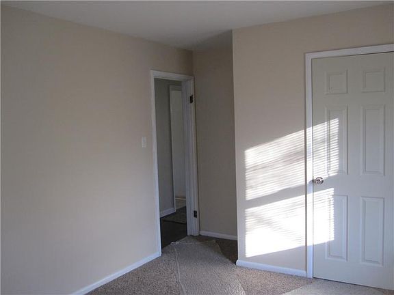 5th image of 218 Garfield Dr