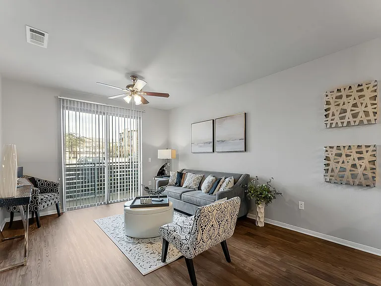 Gateway Cedars Apartments — Photo 14