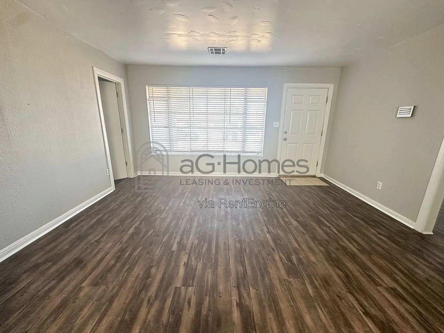 3 bed, 1.0 bath, 1338 sqft, $1,095 — Photo 3