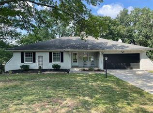10536 Oak St, Kansas City, MO 64114