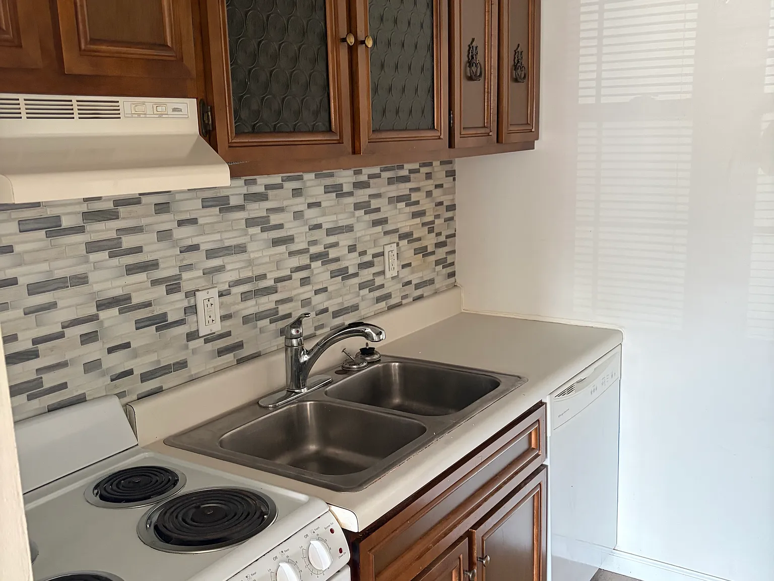 2 bed, 2.5 bath, 900 sqft, $900 — Photo 4