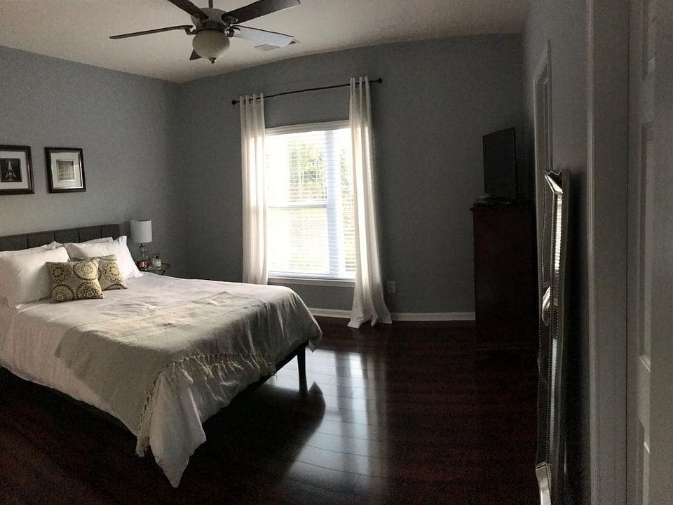 Master Bedroom - Downstairs