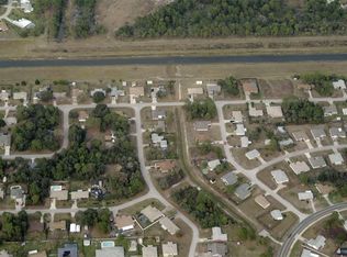 541 Borraclough Ave NW, Palm Bay, FL 32907