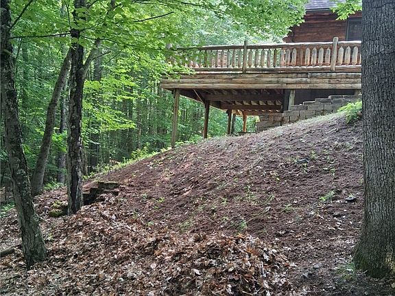 3rd image of 829 Gifford Hill Rd