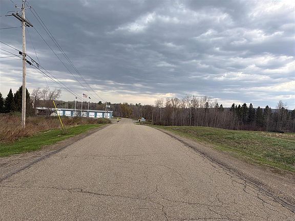4th image of 1687 Wahlgren Rd